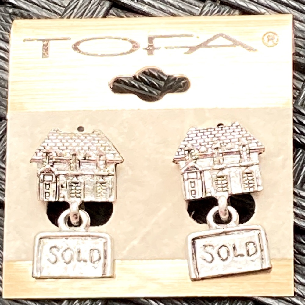 Tofa  Earrings faux silver
